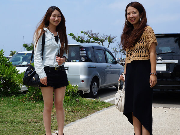 アベンシス　トヨタ 形が好き！ なつきさん　（右） Okinawa's SnapShot