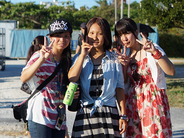 プレマシー マツダ  たくさん乗れる! ガネちゃん(左) Okinawa's SnapShot