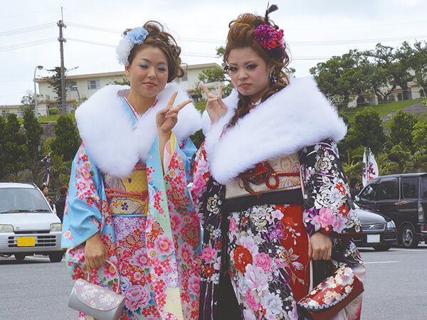 エッセ ダイハツ 常識のある大人になる しおりさん（右） Okinawa's SnapShot