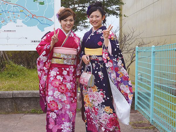 アルトラパン スズキ カッコイイ大人の女性になる♪ りーこーさん（右） Okinawa's SnapShot
