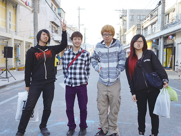 S80 ボルボ 大人のセダン ウンチョコさん（右から2番目） Okinawa's SnapShot