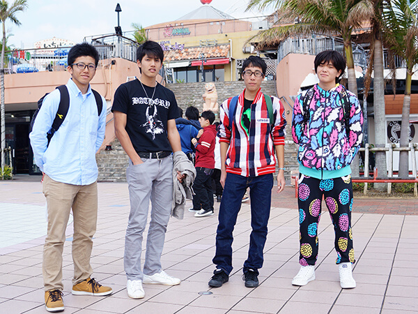 Ｖ８ アストンマーティン パワフル！ 西村さん（左から３番目) Okinawa's SnapShot