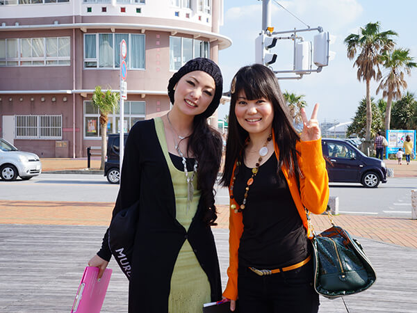 ブルーバード 日産 渋くてカッコイイ♪ ミキさん（左) Okinawa's SnapShot