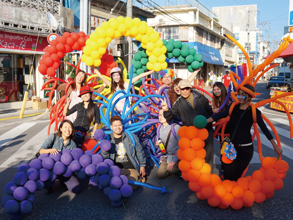 日産　ムラーノ 沖縄市をレインボー色に染めますｗ 沖縄市レインボーパレードさん Okinawa's SnapShot